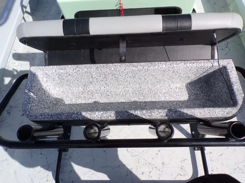 Slide: The Image of Majek 21 Redfish 2026 boat capacity label, 1600 lbs, 150 HP. - 9