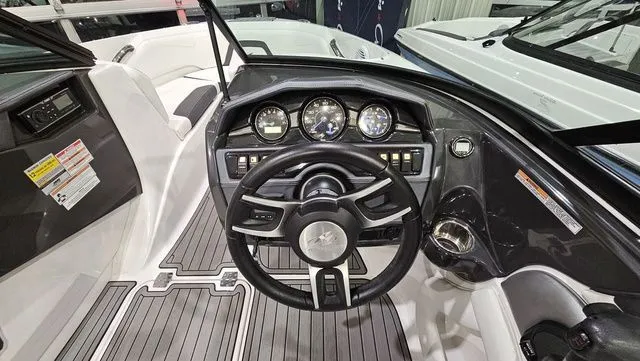 Slide: The Image of Monterey 224FS 2020 - 11