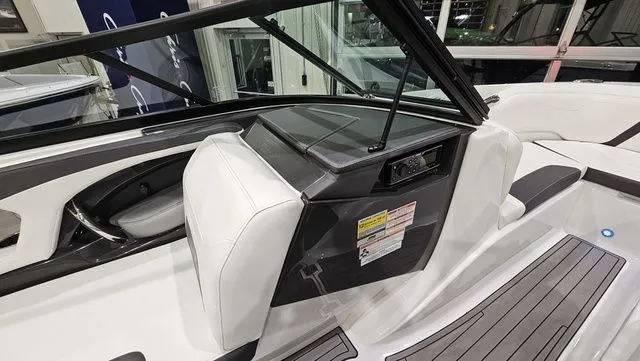 Slide: The Image of Monterey 224FS 2020 - 12