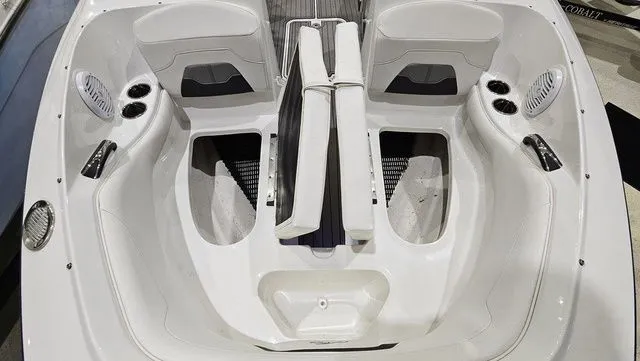 Slide: The Image of Monterey 224FS 2020 - 15