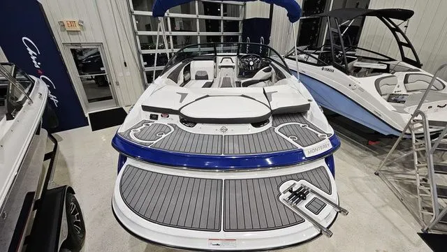 Slide: The Image of Monterey 224FS 2020 - 3