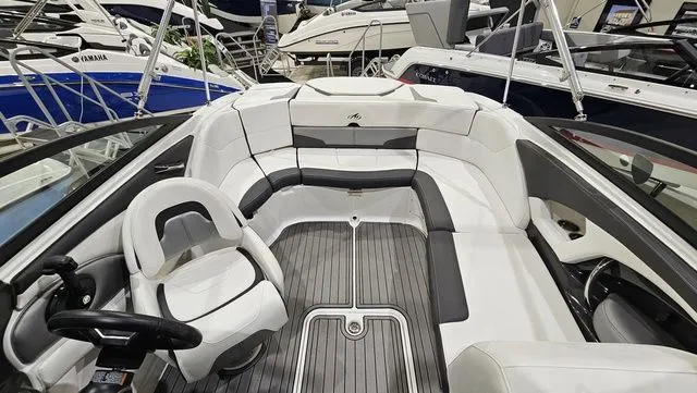 Slide: The Image of Monterey 224FS 2020 - 5