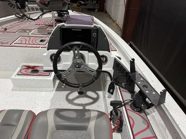 Slide: The Image of Xpress X18 PFC W/Yamaha 115 "SHO" 2020 - 12