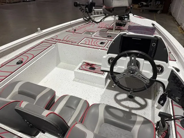 Slide: The Image of Xpress X18 PFC W/Yamaha 115 "SHO" 2020 - 13