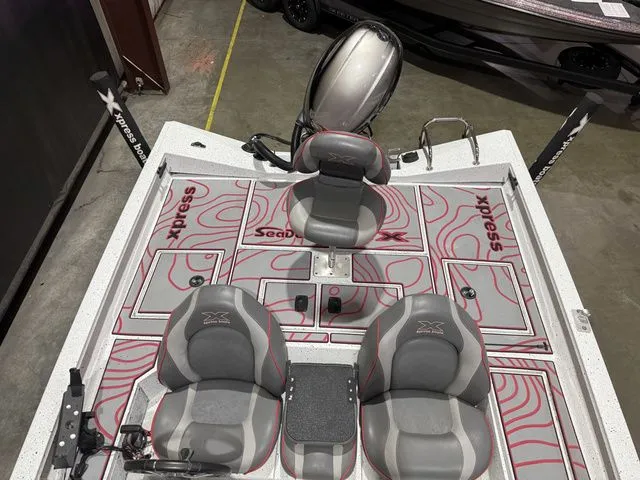 Slide: The Image of Xpress X18 PFC W/Yamaha 115 "SHO" 2020 - 14