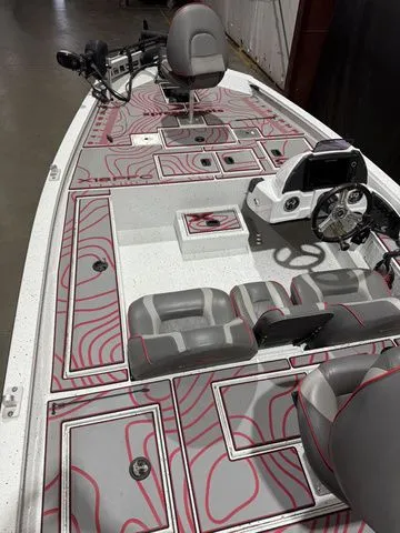 Slide: The Image of Xpress X18 PFC W/Yamaha 115 "SHO" 2020 - 6