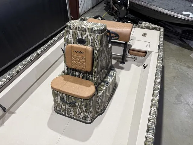 Slide: The Image of Avid Rogue 20 CC W/Yamaha 115 "SHO" 2026 - 10