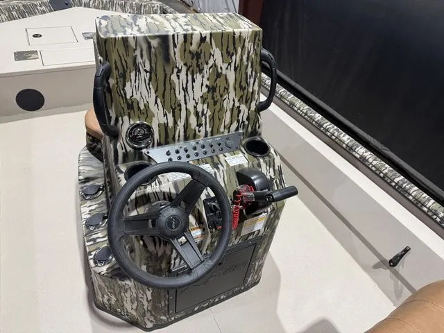 Slide: The Image of Avid Rogue 20 CC W/Yamaha 115 "SHO" 2026 - 11