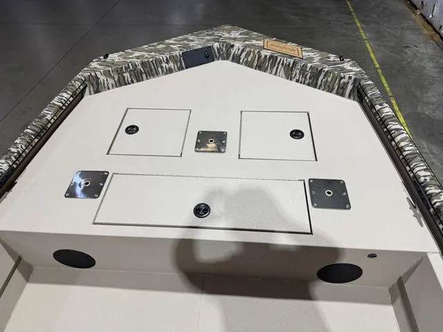 Slide: The Image of Avid Rogue 20 CC W/Yamaha 115 "SHO" 2026 - 8