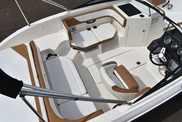 Slide: The Image of Sea Ray SPX 190 Outboard 2018 - 13