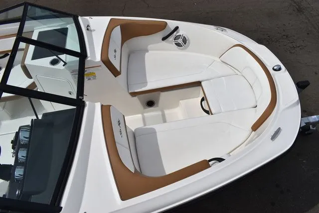 Slide: The Image of Sea Ray SPX 190 Outboard 2018 - 16