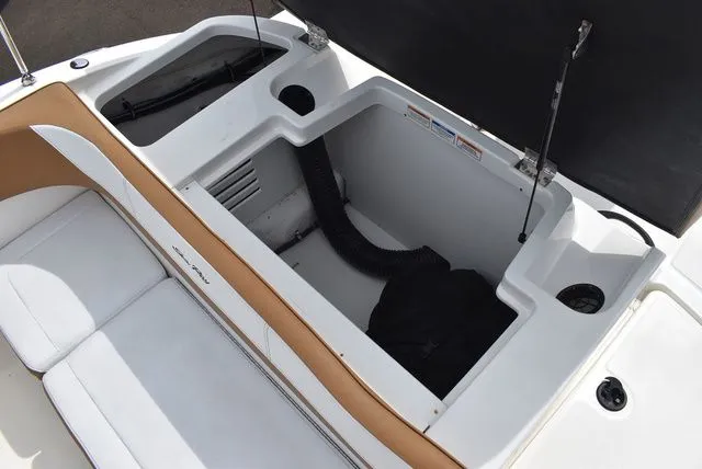Slide: The Image of Sea Ray SPX 190 Outboard 2018 - 26