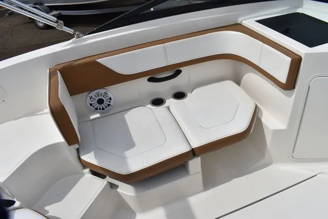 Slide: The Image of Sea Ray SPX 190 Outboard 2018 - 30