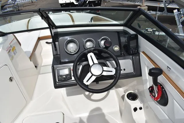 Slide: The Image of Sea Ray SPX 190 Outboard 2018 - 39