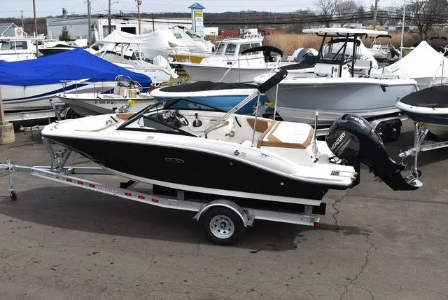 Slide: The Image of Sea Ray SPX 190 Outboard 2018 - 4
