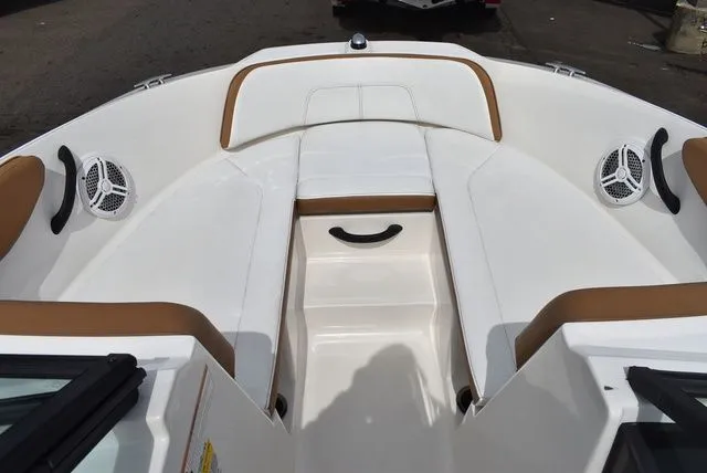 Slide: The Image of Sea Ray SPX 190 Outboard 2018 - 45