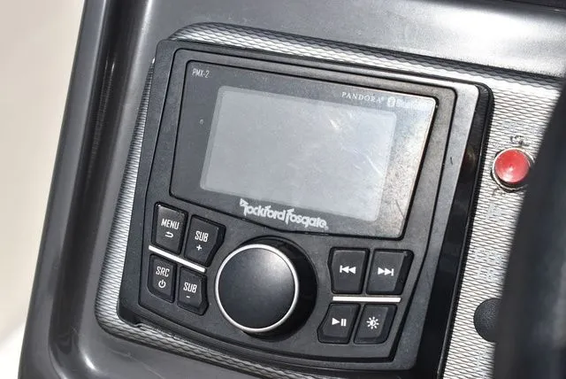 Slide: The Image of Sea Ray SPX 190 Outboard 2018 - 54