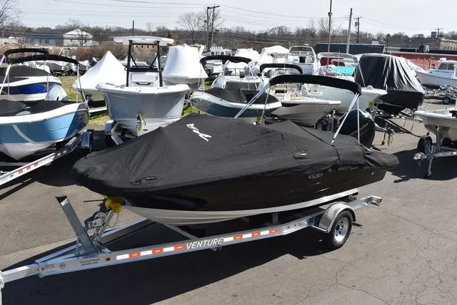 Slide: The Image of Sea Ray SPX 190 Outboard 2018 - 66