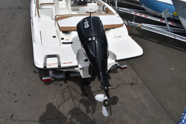 Slide: The Image of Sea Ray SPX 190 Outboard 2018 - 8