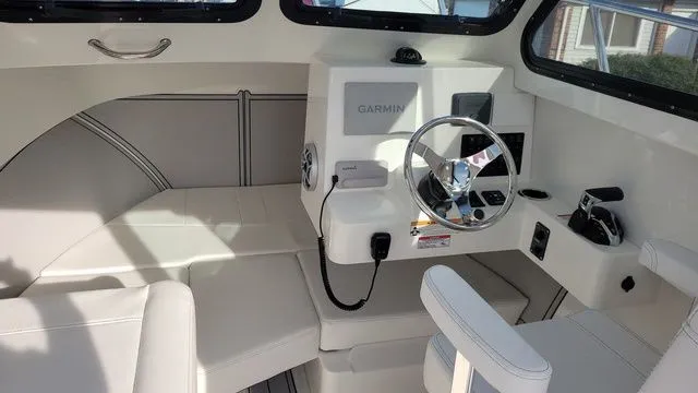 Slide: The Image of Parker Marine 227 Explorer 2026 - 5