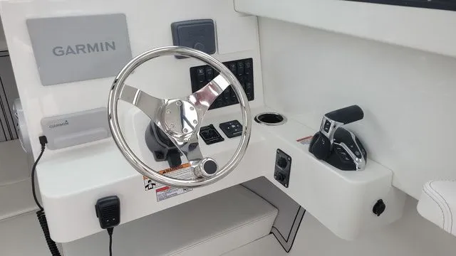 Slide: The Image of Parker Marine 227 Explorer 2026 - 6