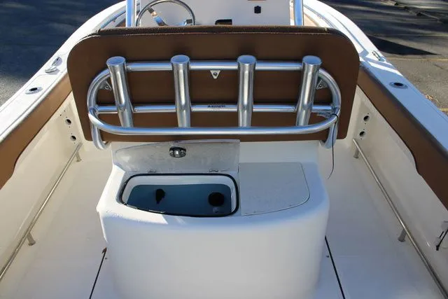 Slide: The Image of Pioneer 222 Sportfish 2026 - 23