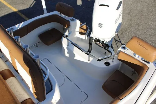 Slide: The Image of Pioneer 222 Sportsfish 2026 - 18