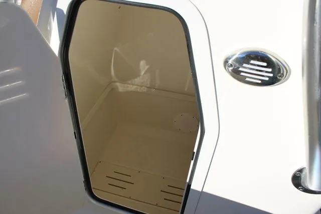 Slide: The Image of Pioneer 222 Sportsfish 2026 - 31