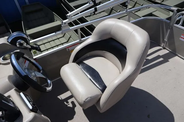 Slide: The Image of Lowe SS 190 2014 - 13