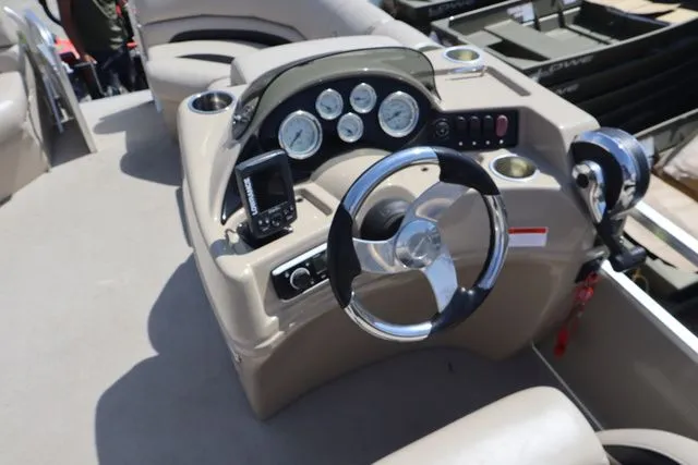 Slide: The Image of Lowe SS 190 2014 - 15