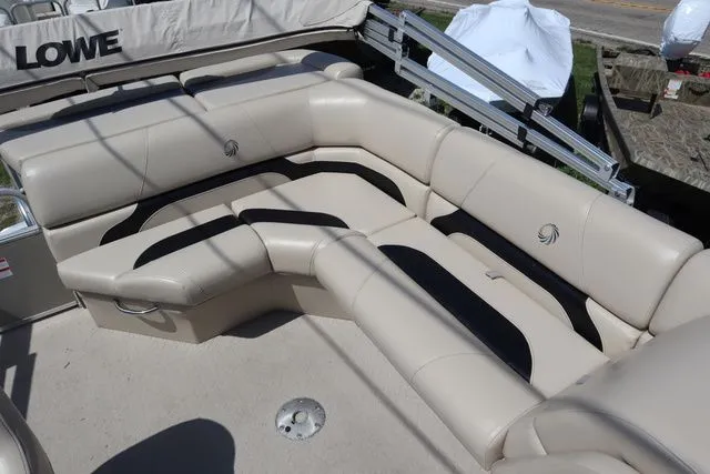 Slide: The Image of Lowe SS 190 2014 - 19