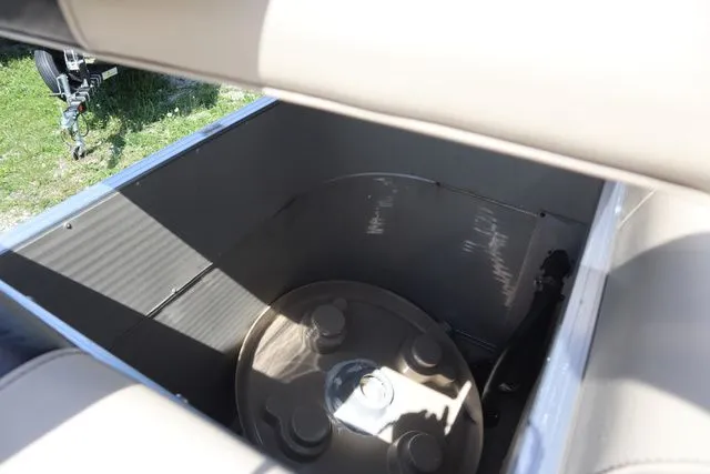 Slide: The Image of Lowe SS 190 2014 - 21