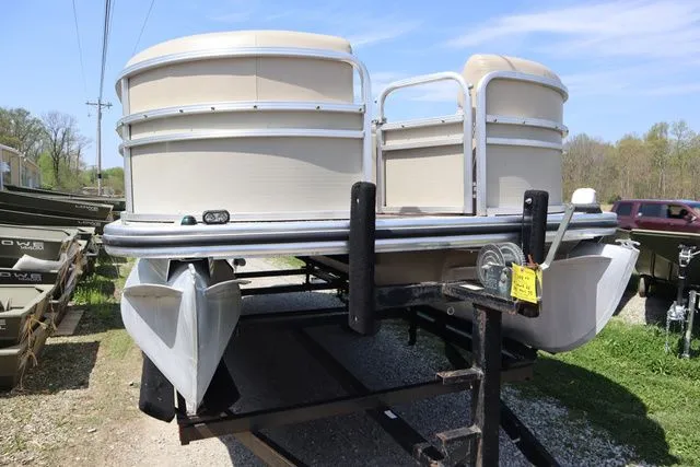 Slide: The Image of Lowe SS 190 2014 - 6