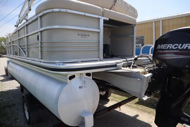 Slide: The Image of Lowe SS 190 2014 - 8