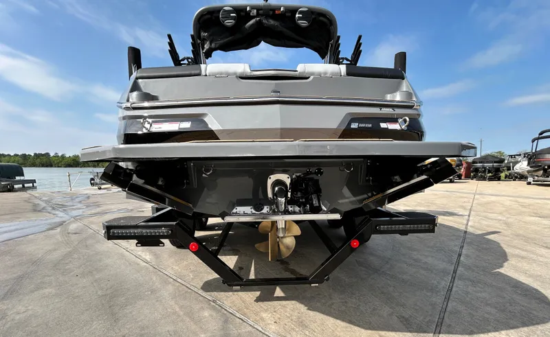 Slide: The Image of MasterCraft NXT22 2026 - 12