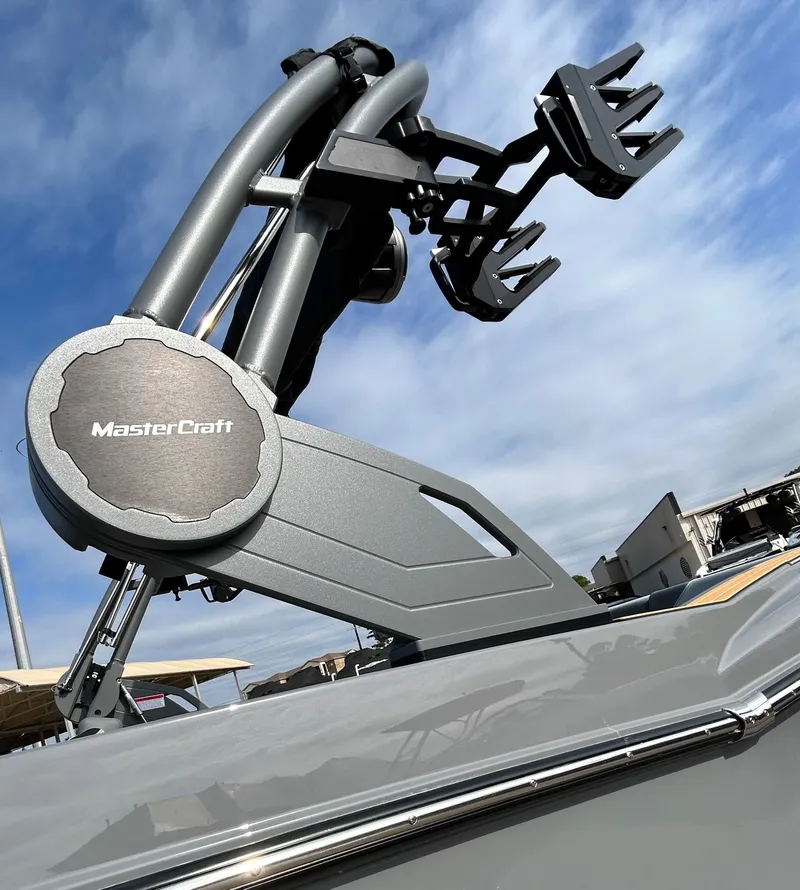 Slide: The Image of MasterCraft NXT22 2026 - 14