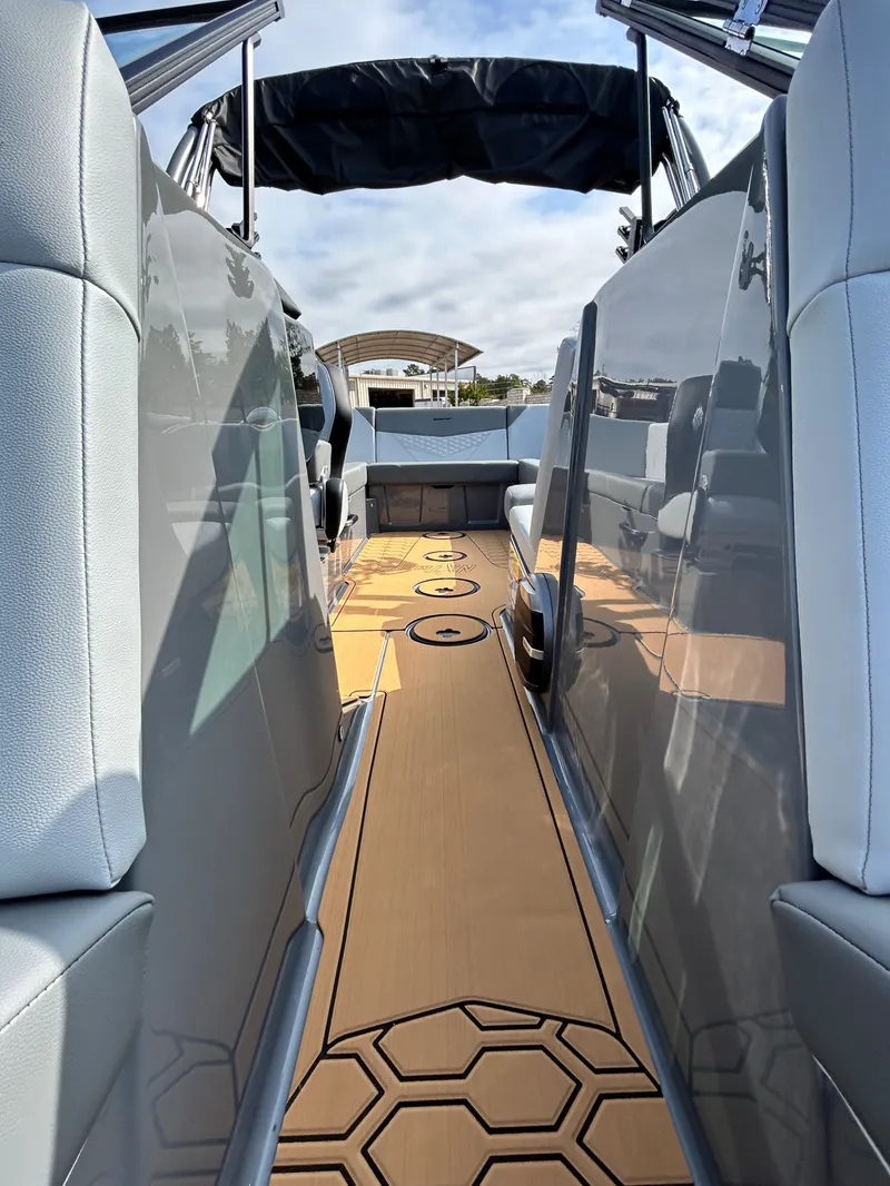 Slide: The Image of MasterCraft NXT22 2026 - 17