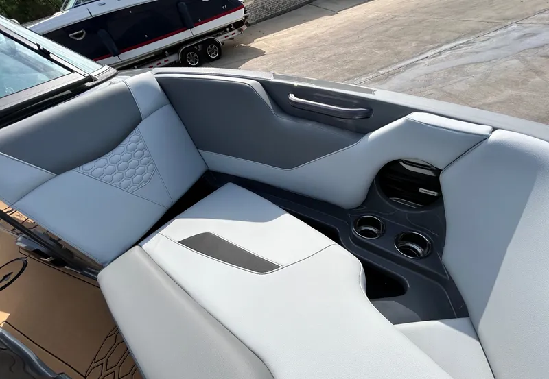 Slide: The Image of MasterCraft NXT22 2026 - 22