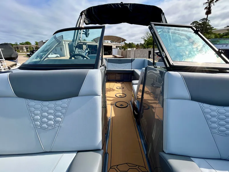 Slide: The Image of MasterCraft NXT22 2026 - 23