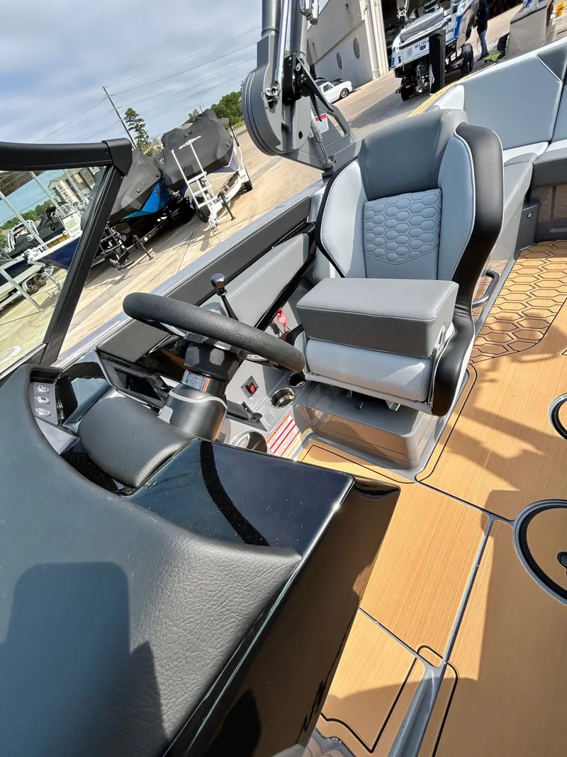 Slide: The Image of MasterCraft NXT22 2026 - 24