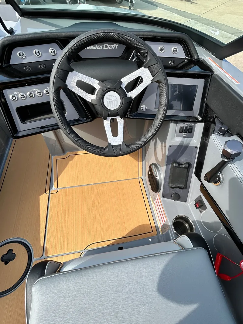 Slide: The Image of MasterCraft NXT22 2026 - 26