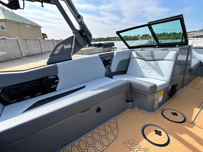 Slide: The Image of MasterCraft NXT22 2026 - 32