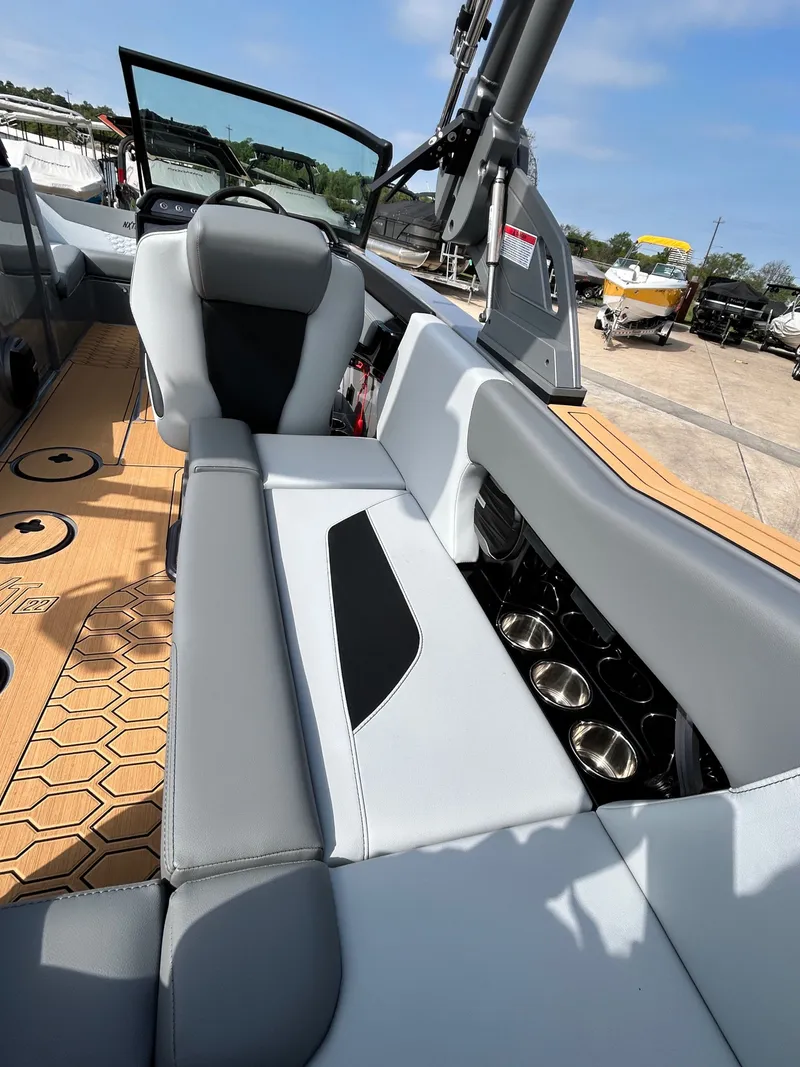 Slide: The Image of MasterCraft NXT22 2026 - 36