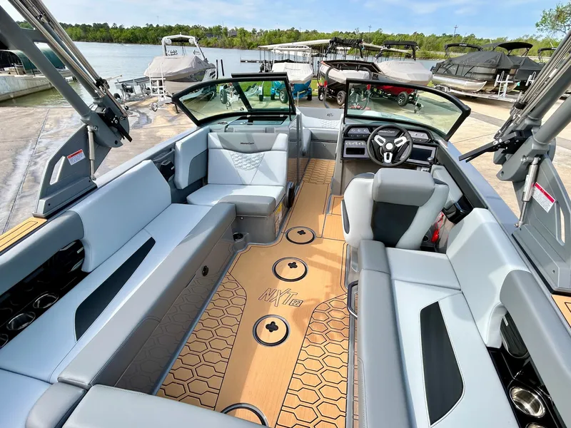 Slide: The Image of MasterCraft NXT22 2026 - 41