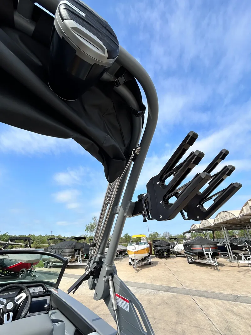 Slide: The Image of MasterCraft NXT22 2026 - 42