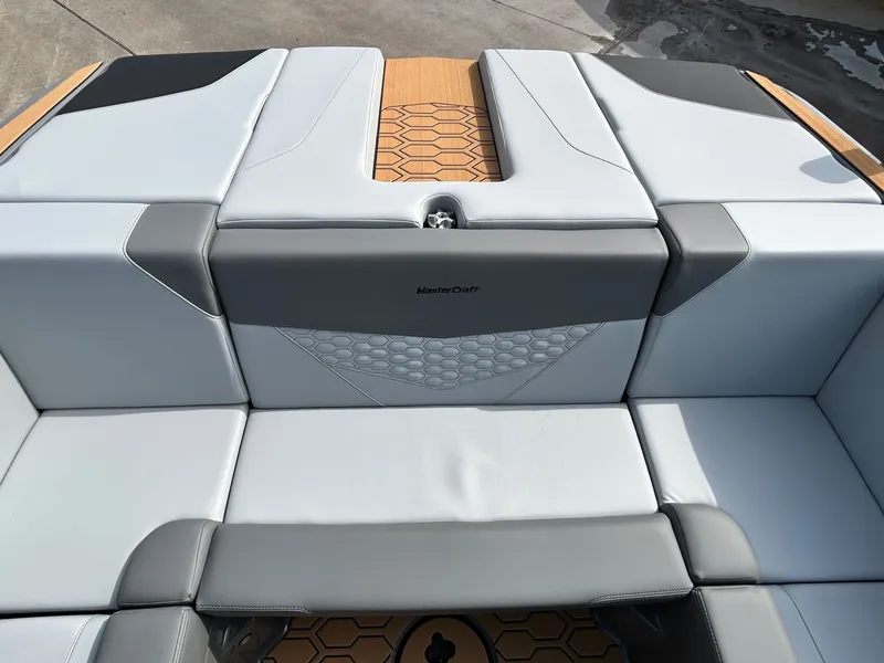 Slide: The Image of MasterCraft NXT22 2026 - 43