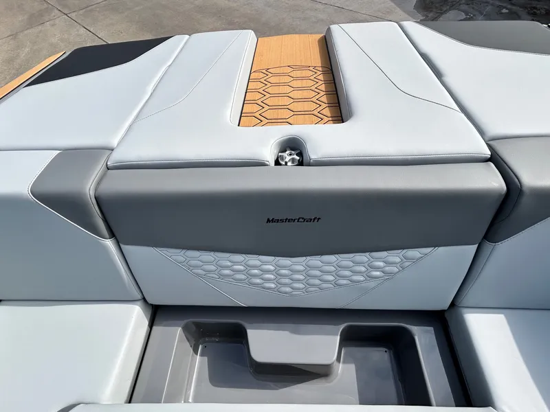 Slide: The Image of MasterCraft NXT22 2026 - 44