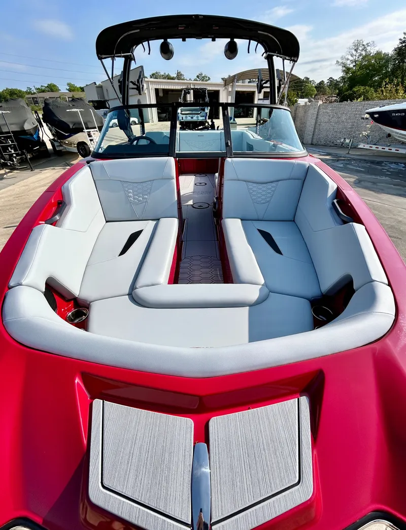 Slide: The Image of MasterCraft NXT24 2026 - 13