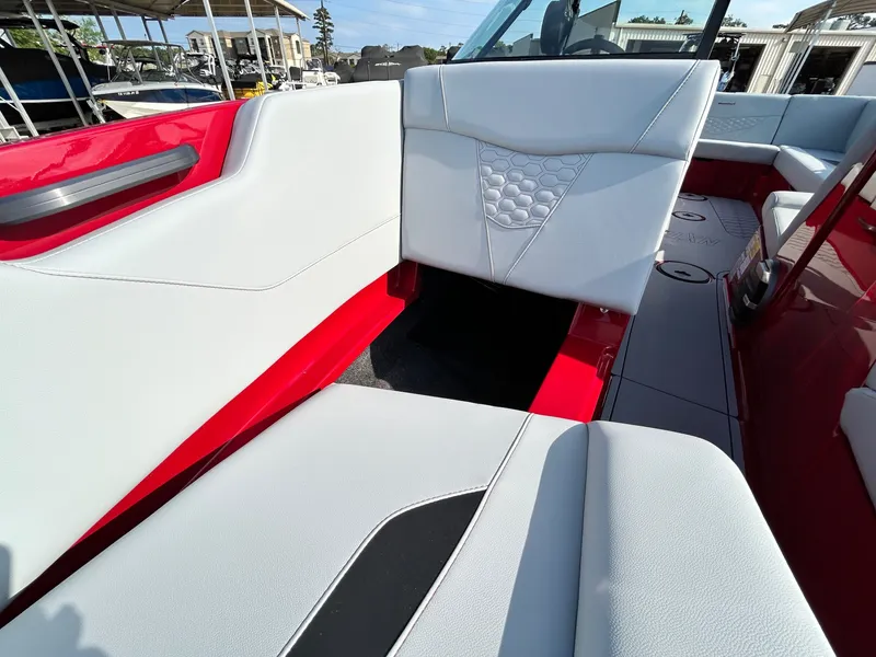 Slide: The Image of MasterCraft NXT24 2026 - 19