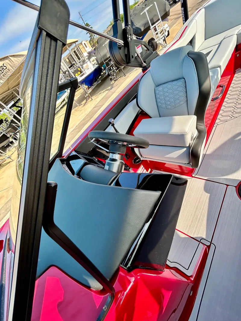 Slide: The Image of MasterCraft NXT24 2026 - 23